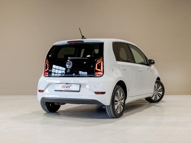 Volkswagen UP! e-Up! e-up! / 83pk / SOH 92% / Achteruitrij camera / Cruise control / Parkeer sensoren /