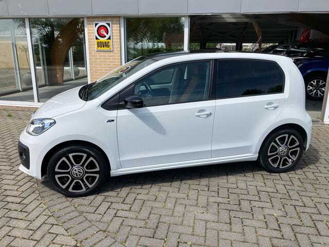 Volkswagen UP! 1.0 high up met R-line pakket!