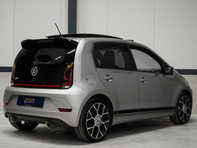 Volkswagen UP! 1.0 TSI GTI | 140pk | Fox Dual Pipe | Panoramadak | 17" |