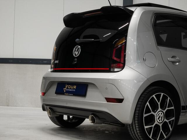 Volkswagen UP! 1.0 TSI GTI | 140pk | Fox Dual Pipe | Panoramadak | 17" |