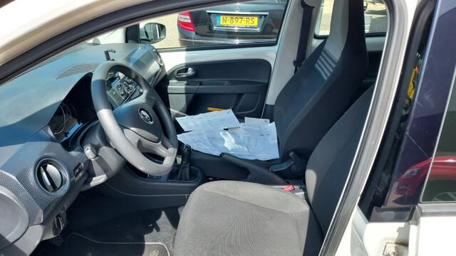 Volkswagen UP! 1.0i 12V 5-deurs / met nieuwe APK en onderhoudsbeurt