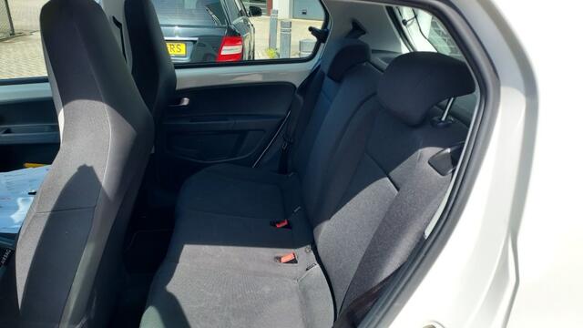 Volkswagen UP! 1.0i 12V 5-deurs / met nieuwe APK en onderhoudsbeurt