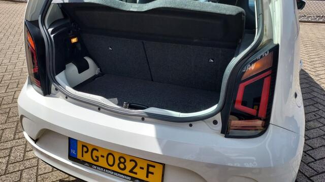 Volkswagen UP! 1.0i 12V 5-deurs / met nieuwe APK en onderhoudsbeurt