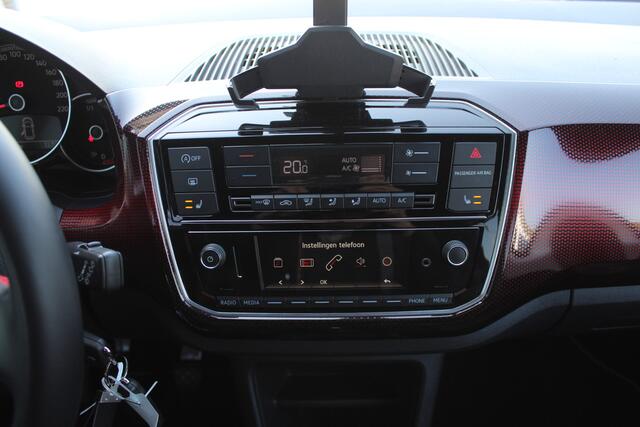Volkswagen UP! 1.0 TSI GTI / Navi by App / DAB / Parkeerhulp achter / Stoelverwarming / Cruise Control