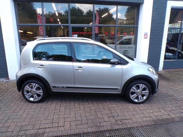 Volkswagen UP! 1.0 TSI 5-Drs cross up! TOP STAAT,DEALER ONDERHOUDEN!