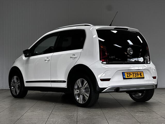 Volkswagen UP! 1.0 TSI BMT cross up! 90 PK!/ 16'' LMV/ Maps + More/ Stoelverw./ Dakrails/ Airco/ Elek. pakket/ Isofix/ Bluetooth/ Multi. LEDER. Stuur/ Mistl./ Extra getint glas/ LED Dagrijverl.
