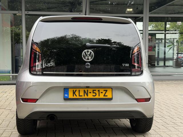 Volkswagen UP! 1.0 TSI 90PK! *!* HIGH UP *!* NAVI/ CAMERA/ 16 INCH/ CRUISE/ STOELVERWARMING *!*