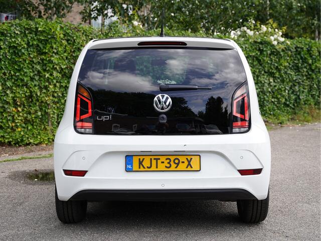 Volkswagen UP! 1.0 BMT high up! | CruiseControl | Parkeersensor | Stuurbediening