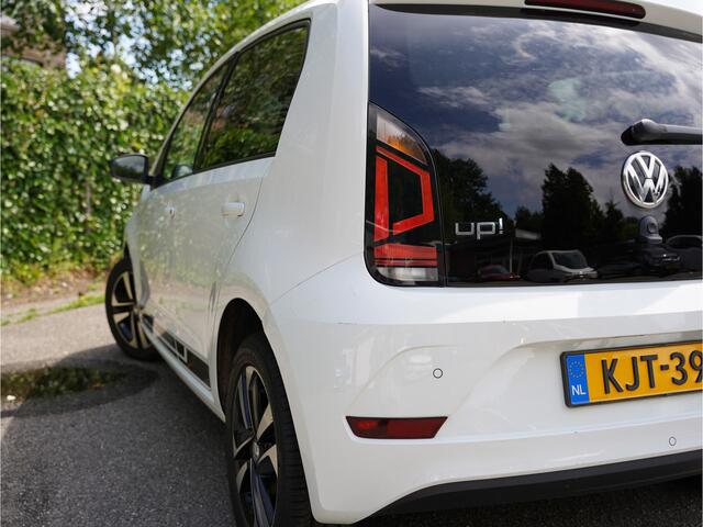 Volkswagen UP! 1.0 BMT high up! | CruiseControl | Parkeersensor | Stuurbediening