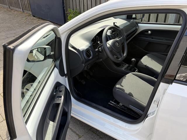 Volkswagen UP! 1.0 BMT move up! Airco, Bluetooth. Mooie auto!