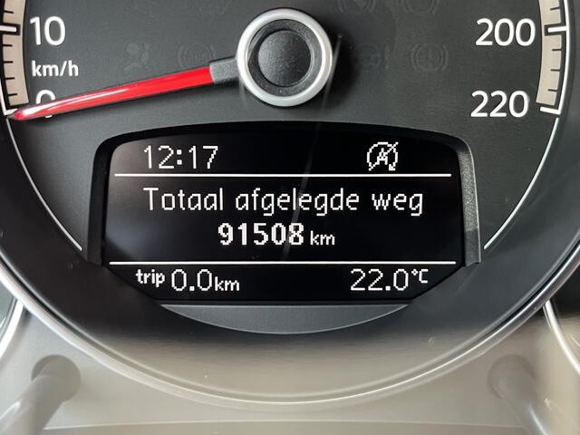 Volkswagen UP! 1.0 BMT / 5-DRS/ AIRCO/ BLUETOOTH/ DAB/ ZEER ZUINIG/ START-STOP