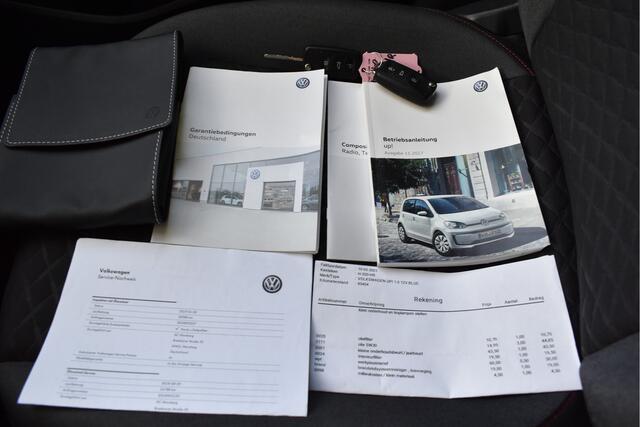 Volkswagen UP! 1.0 BMT high up!,STOELVERW,AIRCO,LM WIELEN,BOEKJES,NAP