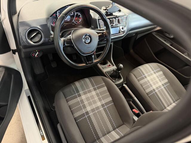 Volkswagen UP! 1.0 BMT high up! | Stoelverwarming | Bluetooth | DAB | Lichtmetaal |