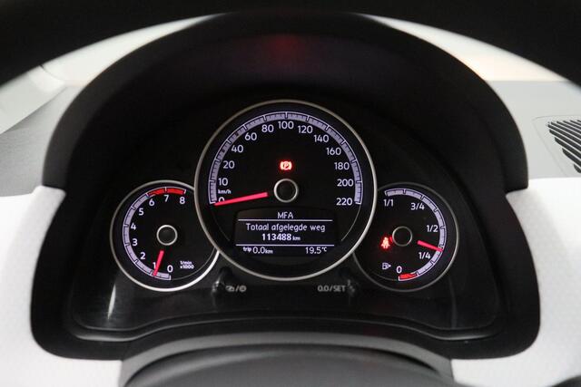 Volkswagen UP! 1.0 BMT move up! 2018 NAP | Airco | Bluetooth | Elektrishe ramen + spiegels | Automatische verlichting | Goede allseason banden