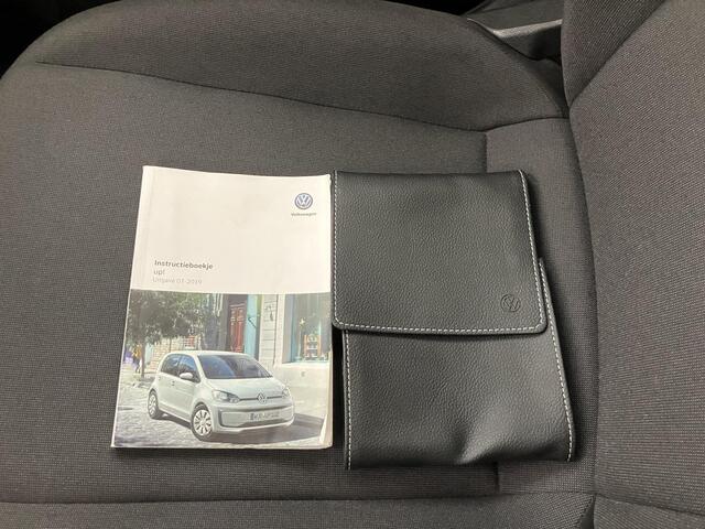 Volkswagen UP! 1.0 BMT move up! / Nederlandse Auto / Netjes Onderhouden / All Seasonbanden / Parkeersensoren / Cruise Control / Airco / Bluetooth /