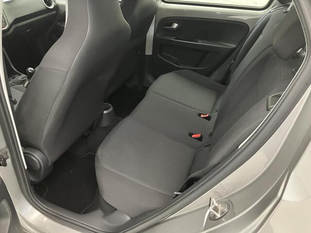 Volkswagen UP! 1.0 BMT move up! / Nederlandse Auto / Netjes Onderhouden / All Seasonbanden / Parkeersensoren / Cruise Control / Airco / Bluetooth /