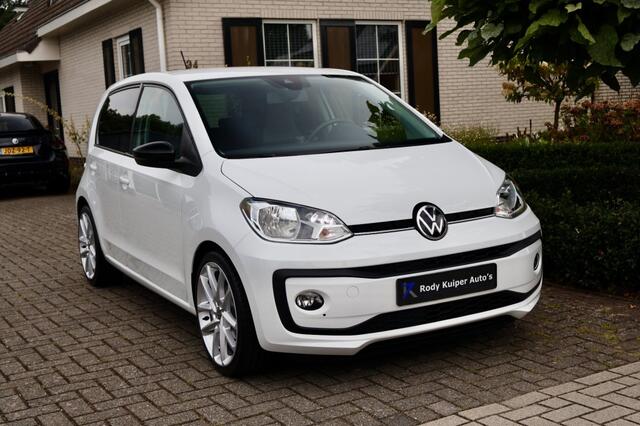 Volkswagen UP! 1.0 (65pk) Airco/Lane assist/DAB/17 Inch/Stoelverwarming