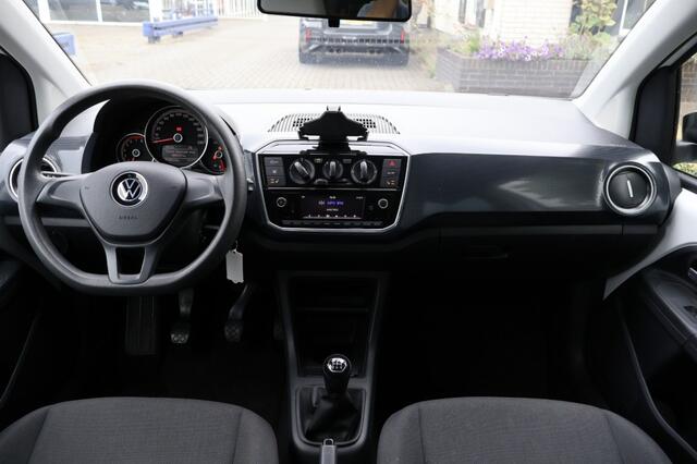 Volkswagen UP! 1.0 (65pk) Airco/Lane assist/DAB/17 Inch/Stoelverwarming