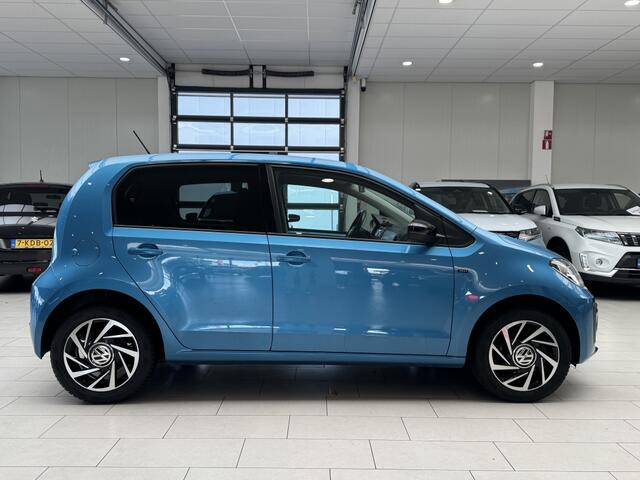 Volkswagen UP! 1.0 Up! [ ALL-SEASON I CLIMATE CONTROL I CRUISE CONTROL ]