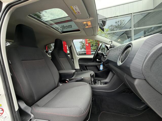 Volkswagen UP! 1.0 TSI 90pk! *!* PANORAMADAK/ NAVI/ LMV/ STOELVERWARMING *!*