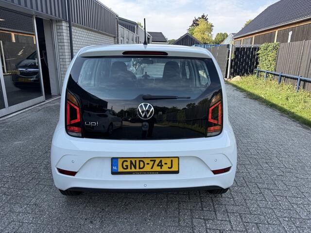 Volkswagen UP! 1.0 BMT Camera / Cruise / Airco / Parkeersensoren / Stoelverwarming