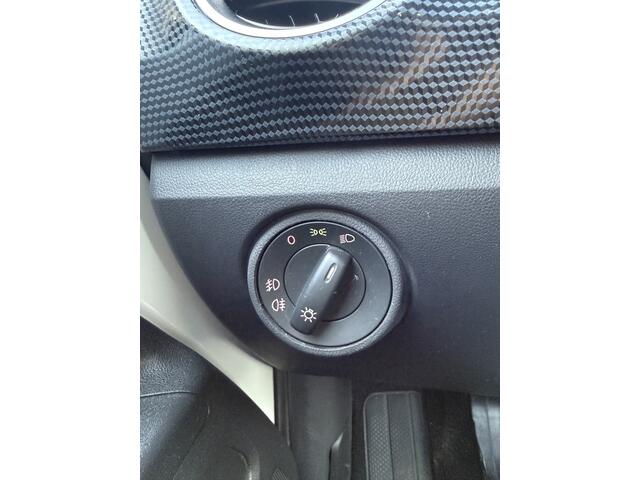 Volkswagen UP! 1.0 BMT Camera / Cruise / Airco / Parkeersensoren / Stoelverwarming