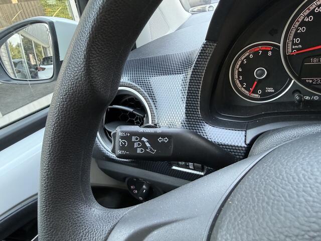 Volkswagen UP! 1.0 BMT Camera / Cruise / Airco / Parkeersensoren / Stoelverwarming