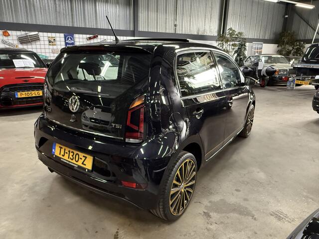Volkswagen UP! 1.0 TSI BMT high up! // Panodak // Ecc // Stoelverw. // PDC // Cruise//90PK!!!