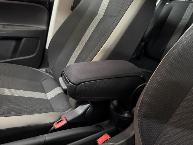 Volkswagen UP! 1.0 TSI BMT high up! // Panodak // Ecc // Stoelverw. // PDC // Cruise//90PK!!!