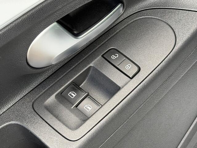 Volkswagen UP! 1.0 5-deurs | Camera | Cruise | Airco | Bluetooth | PDC | Rijklaar incl. 1 jaar Bovag garantie