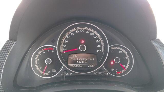 Volkswagen UP! 1.0 R-Line | AIRCO | PDC+CAMERA | 17" INCH | BLUETOOTH |