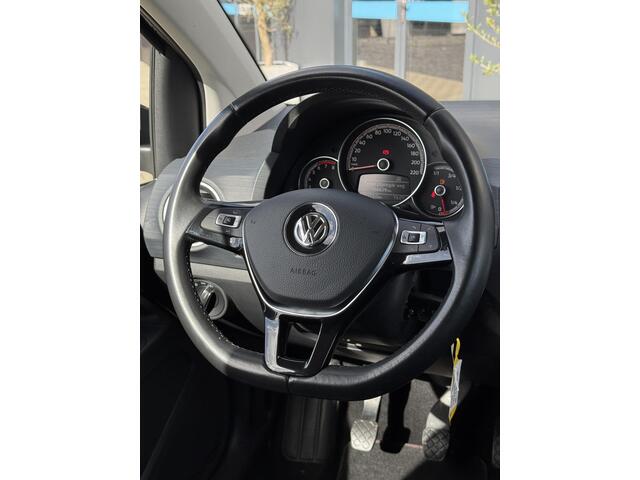 Volkswagen UP! 1.0 BMT up! SOUND!