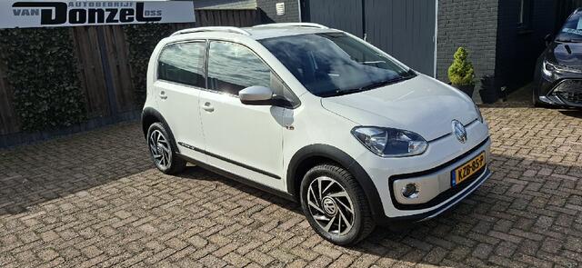 Volkswagen UP! CROSS 1.0 high up! BlueMotion NAVIGATIE
