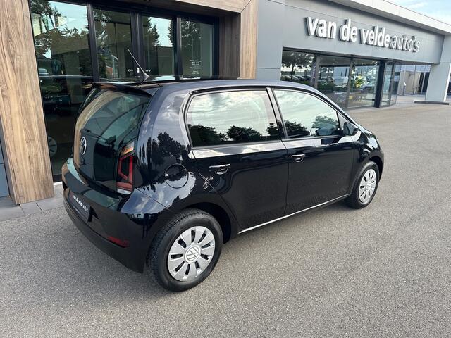 Volkswagen UP! 1.0 65pk Move Up! Cruise | Stoelverwarming | Camera | 4-season | Mistlampen | Bluetooth | Rijklaar incl. 1 jaar Bovag garantie