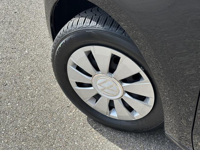 Volkswagen UP! 1.0 65pk Move Up! Cruise | Stoelverwarming | Camera | 4-season | Mistlampen | Bluetooth | Rijklaar incl. 1 jaar Bovag garantie