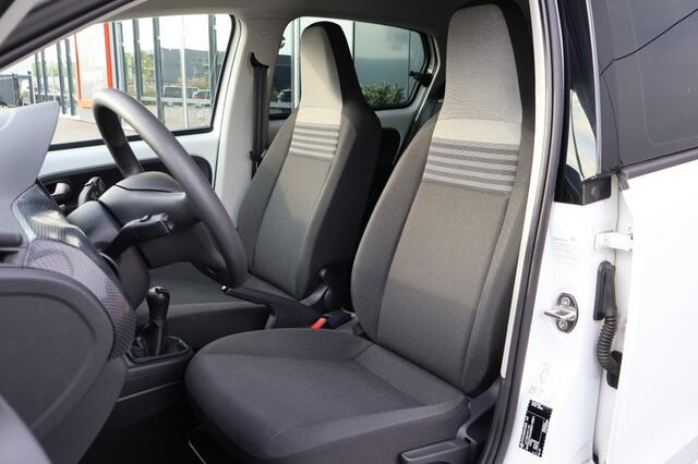 Volkswagen UP! 1.0 / Climatronic / Camera / PDC / DAB / Cruise control / Gecoat glas