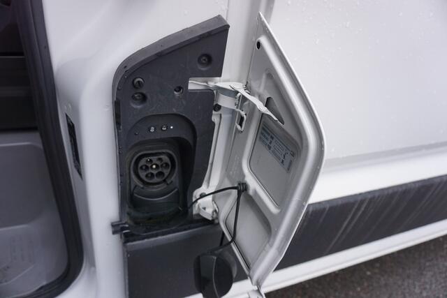 Volkswagen e-Crafter Crafter Elektrisch L3H3/L2H2 36 kWh 136pk LED Apple Carplay Camera Navigatie Parkeersensoren Cruisecontrol