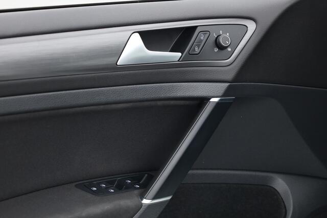 Volkswagen e-Golf | Navi | Camera | Adapt. Cruise | Keyless | Stoelverw. |