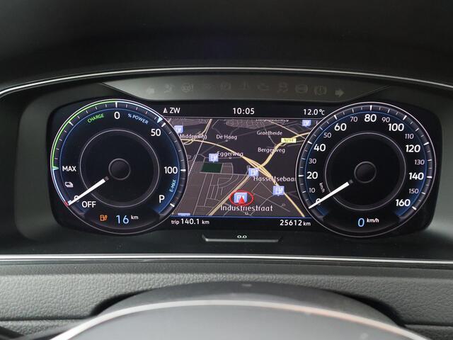 Volkswagen e-Golf E-DITION | 136 PK | Navigatiesysteem | Verwarmbare voorstoelen | Digital cockpit |