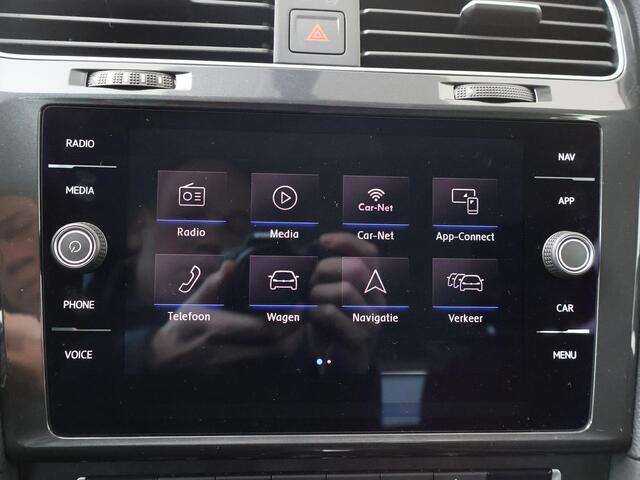 Volkswagen e-Golf E-DITION | 136 PK | Navigatiesysteem | Verwarmbare voorstoelen | Digital cockpit |