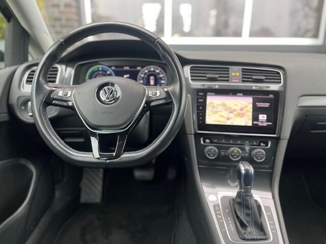 Volkswagen e-Golf 136PK WARMTEPOMP / CAMERA / STOELVERW. / CARPLAY