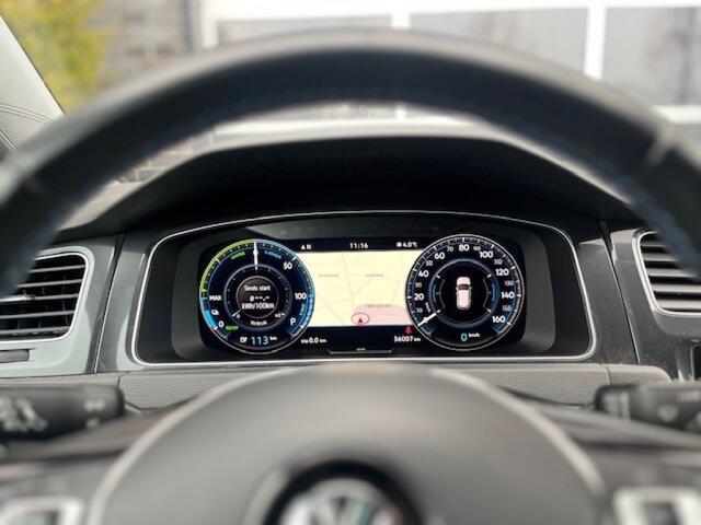 Volkswagen e-Golf 136PK WARMTEPOMP / CAMERA / STOELVERW. / CARPLAY