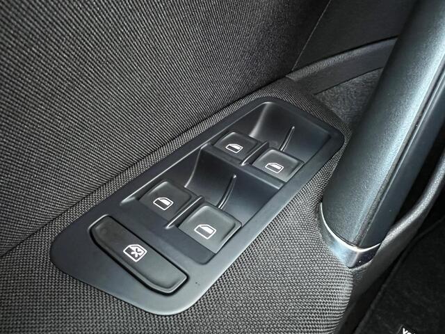 Volkswagen e-Golf E-DITION ?Full LED ?Warmtepomp ?Navigatie ?Climate ?Adapt. Cruise ?Parkeersensoren ?Lichtmetaal