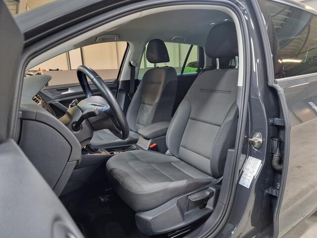 Volkswagen e-Golf | Navi | Camera | PDC | Stoelverwarming | Apple carplay