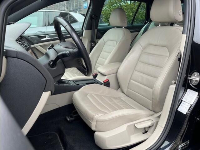 Volkswagen e-Golf 100KW - LEDER - SPORTST. - VIRTU - DYNAUDIO - CAMERA - 18 INCH