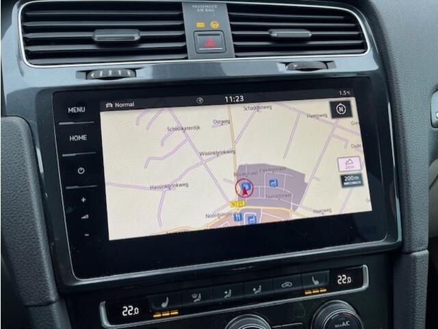 Volkswagen e-Golf 100KW - LEDER - SPORTST. - VIRTU - DYNAUDIO - CAMERA - 18 INCH