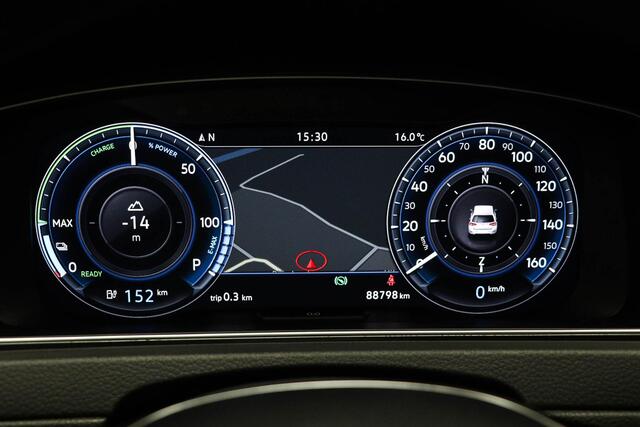 Volkswagen e-Golf e-Golf | NAVI / LEDER / SPIEGEL- PACK | WARMTEPOMP