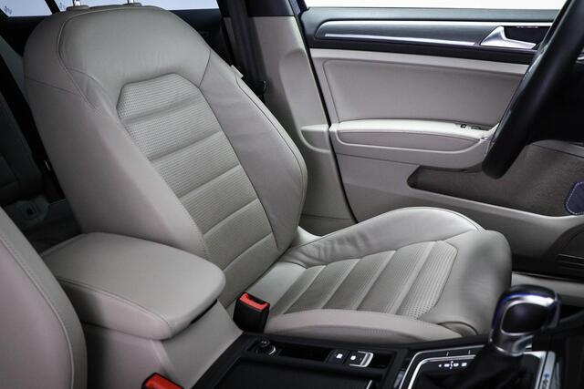 Volkswagen e-Golf e-Golf | NAVI / LEDER / SPIEGEL- PACK | WARMTEPOMP