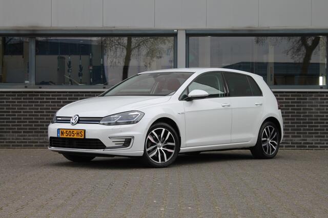 Volkswagen e-Golf E-DITION - Nieuwstaat - Warmtepomp - Virtual Cockpit - Stoelverw