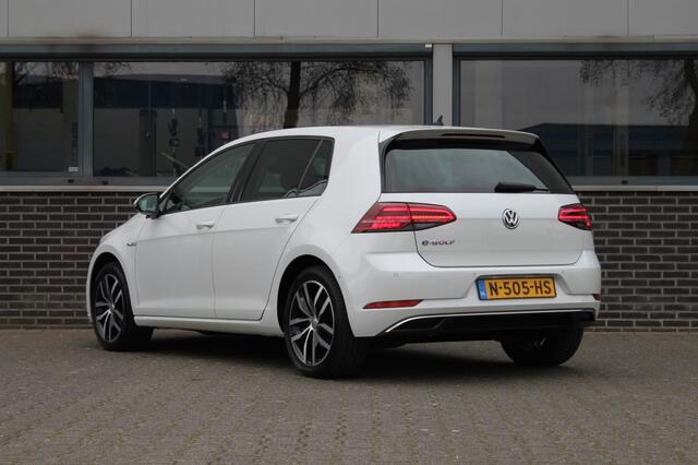 Volkswagen e-Golf E-DITION - Nieuwstaat - Warmtepomp - Virtual Cockpit - Stoelverw